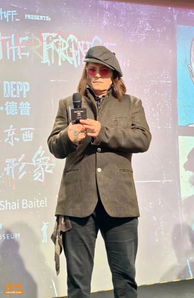 63岁约翰尼·德普现身上海：颜值翻车 像上海阿姨（配图5）