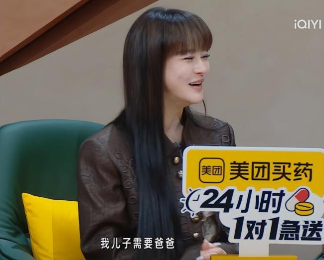 一双鞋就要四百万 冉莹颖上千双高跟鞋霸屏热搜