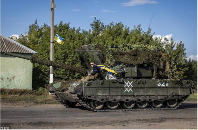 乌军被包围 布莱德利英勇冲锋救出