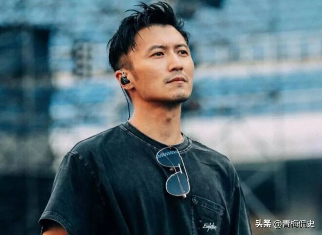 谢霆锋落地北京皱纹多 不老男神还是老了（配图13）