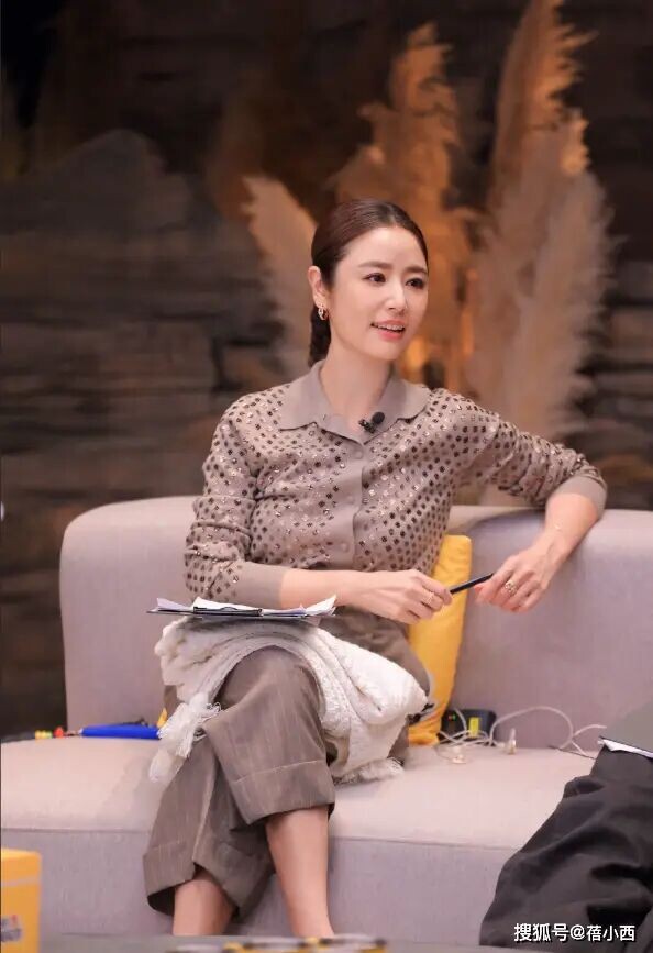 50岁林心如增肥后美得更高级 差点认不出（配图7）