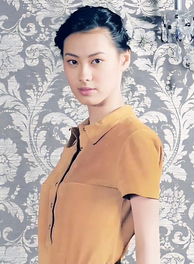 梁洛施亮相百花奖 她洗不去李泽楷前女友标签（配图10）