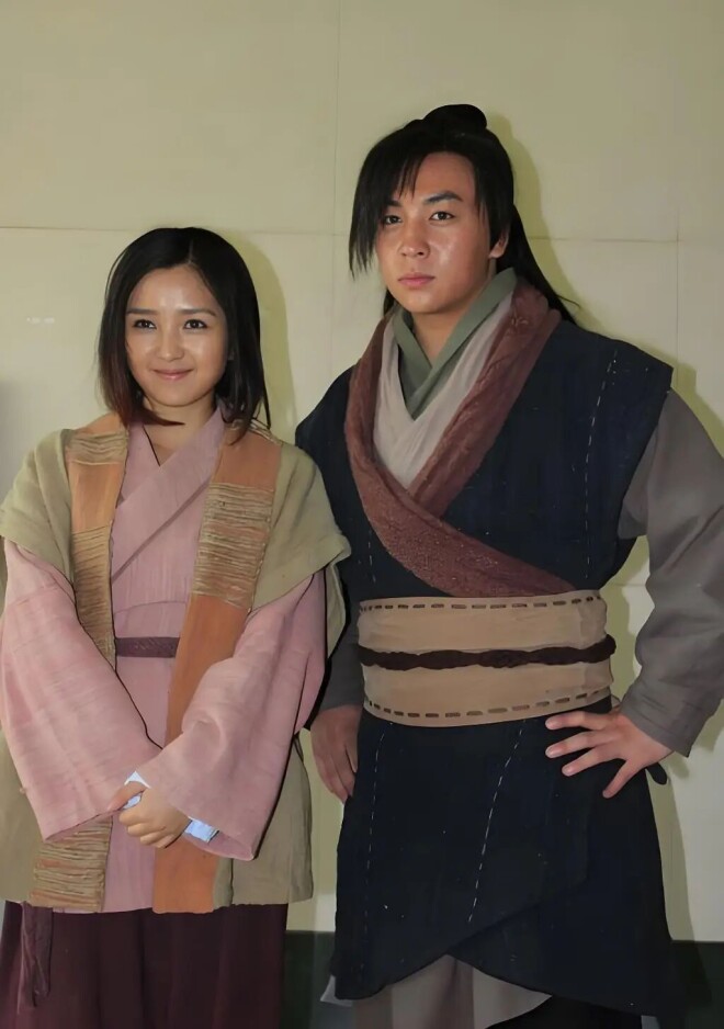 释小龙何洁分手14年：一个身家过亿 一个养不起娃（配图2）