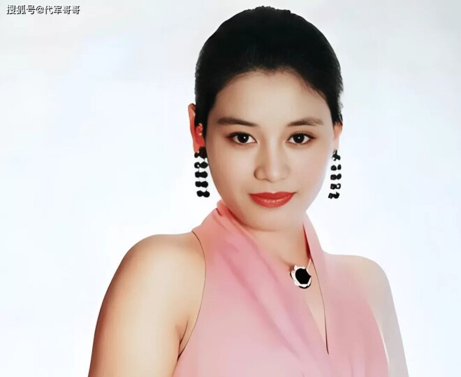64岁李凤绪定居加拿大 曾拒嫁阿兰德龙引轰动（配图3）