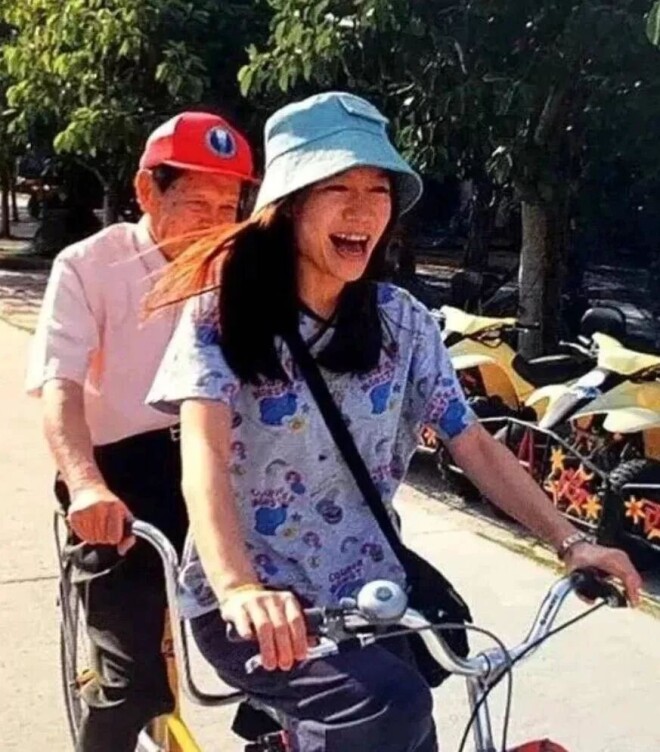 翁帆回杨振宁合肥老家 见证“遗产”落地（配图10）