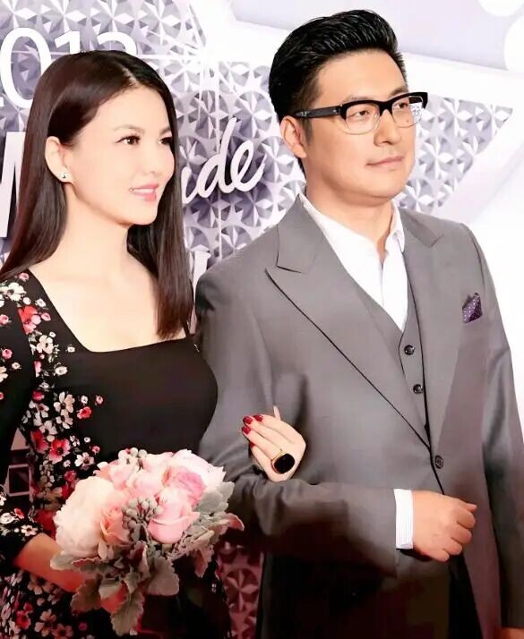 让李湘怀二胎的那个男人竟还给她留下了一手好牌（配图33）