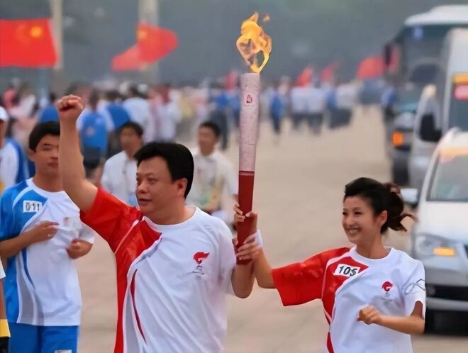 原来他俩已离婚：一个未再娶 一个嫁同行生子（配图8）