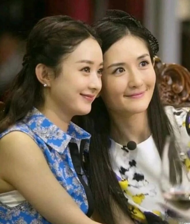 赵丽颖身体不适后首露面 低调现身谢娜话剧现场（配图10）
