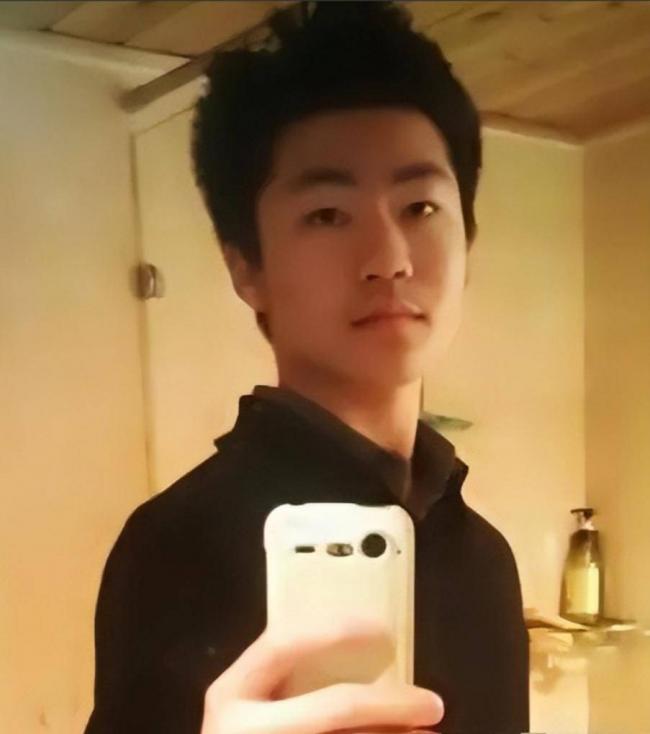 白岩松藏了28年的儿子，竟成央视最不敢惹的人