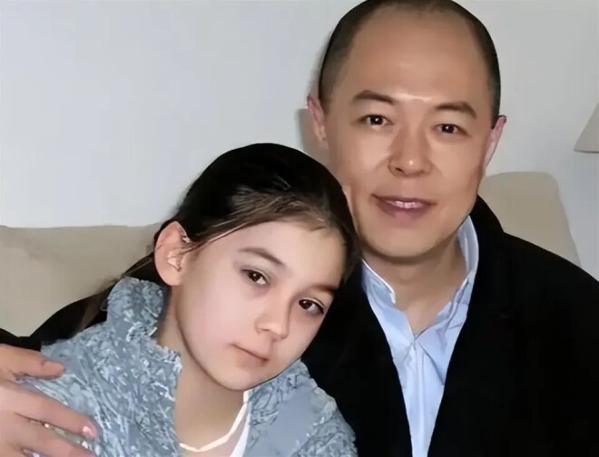 张铁林女儿定居英国 精通四国语言却不会说中文（配图6）