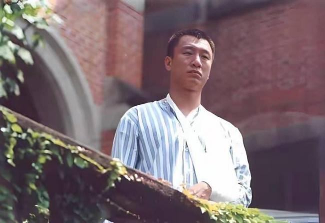 年轻时没管好下半身，如今66岁的她依旧单身
