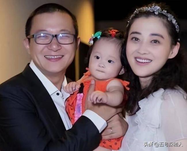 吃梅婷软饭 出轨李小冉遭断手断脚 他如今怎样了