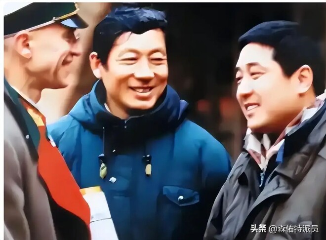 为娶小17岁的梅婷他抛下儿子与妻子离婚 如今（配图8）