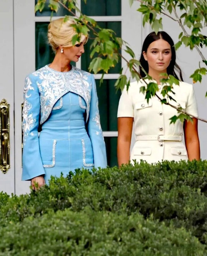 伊万卡15岁女儿亮相 比一米八妈妈也矮不了多少（配图1）