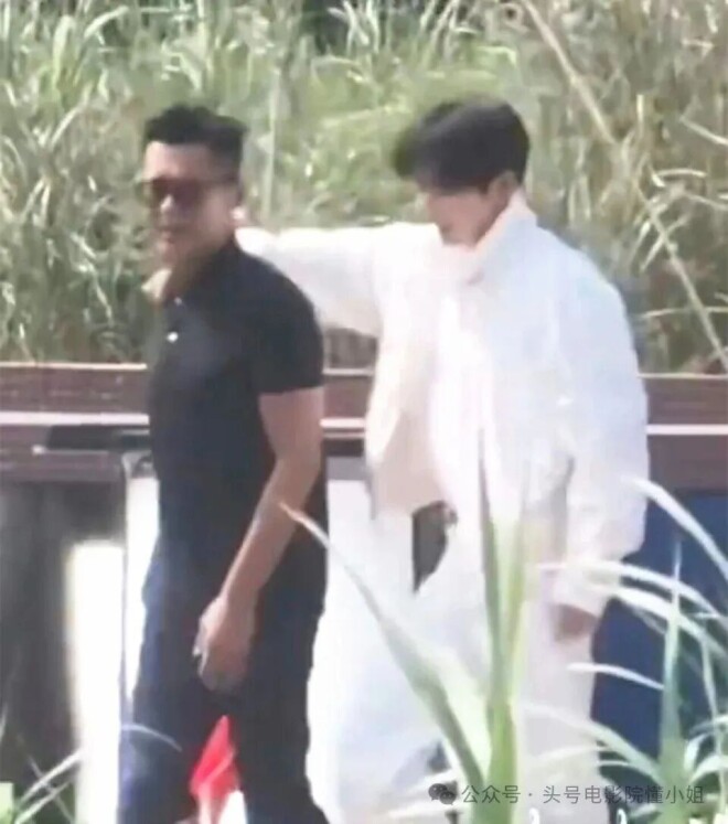 欧阳震华暴瘦脱相 与古天乐同框网友直呼不敢认（配图2）