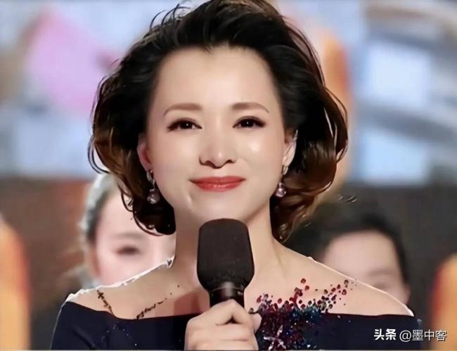 看到董卿王丽坤栽进致命大坑，女星都不找富豪了