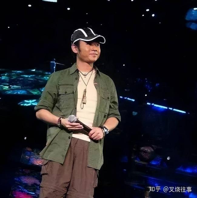 抛下40天女儿与人私奔 刀郎前妻见夫爆红找上门