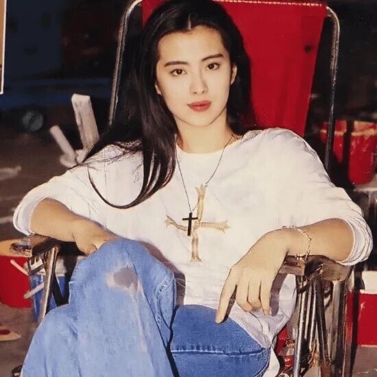 王祖贤自曝与齐秦分手后单身24年 现在只有爱（配图6）