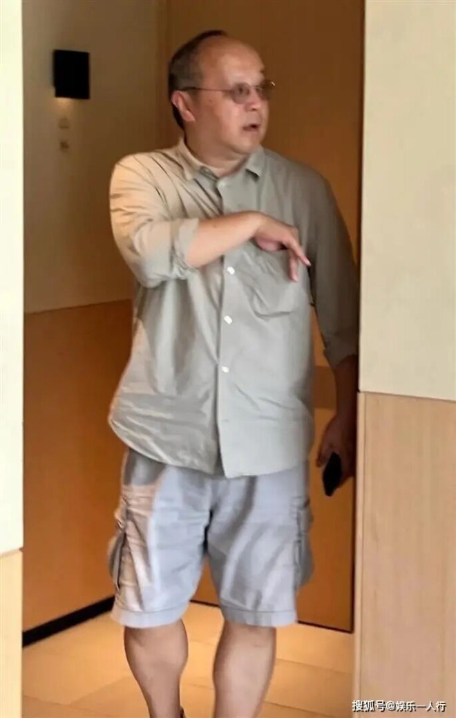 王菲母女三人在阿那亚 前夫窦唯也在（配图12）