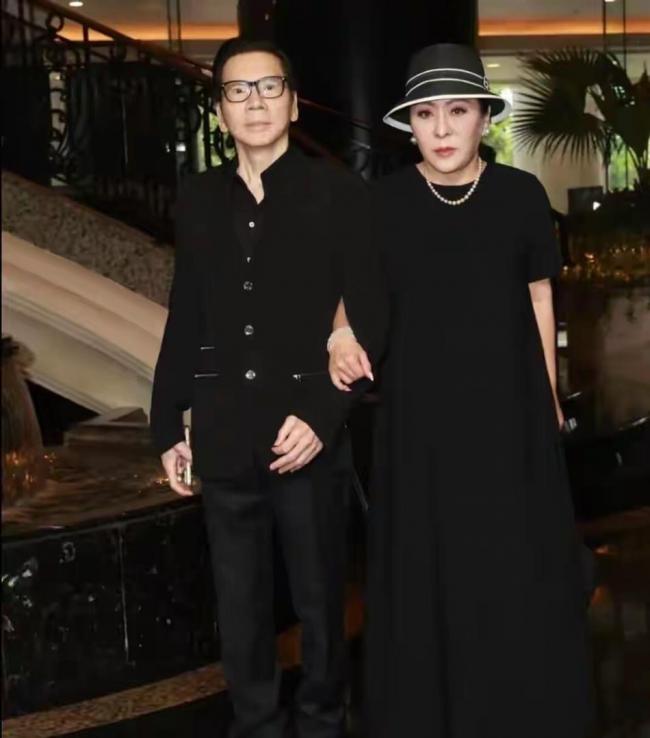 施南生追思会：徐克失声 青霞带怒 叶倩文微笑
