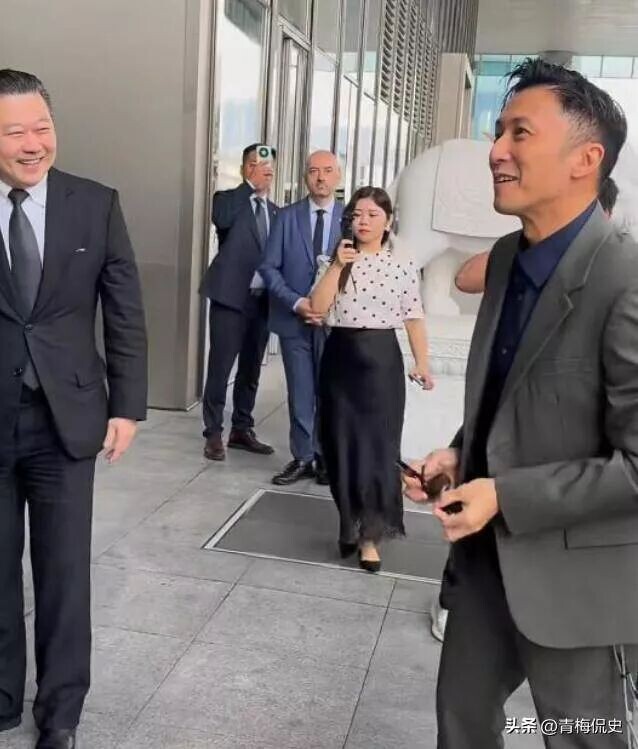 谢霆锋落地北京皱纹多 不老男神还是老了（配图3）