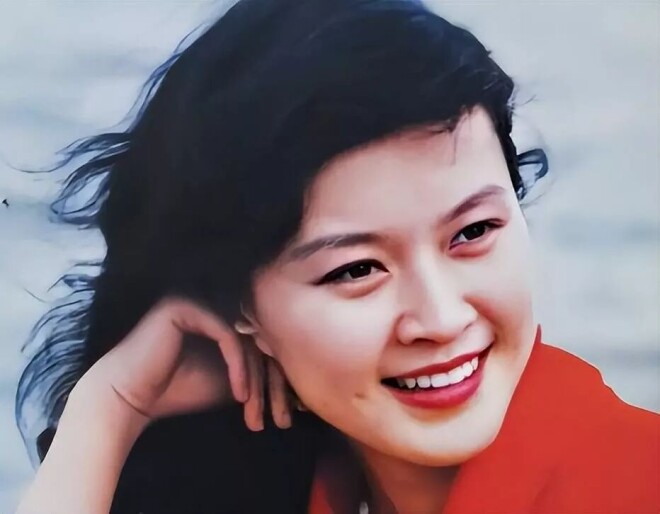 被屠洪刚抛弃的方舒 今生活落魄缺席同学会（配图3）