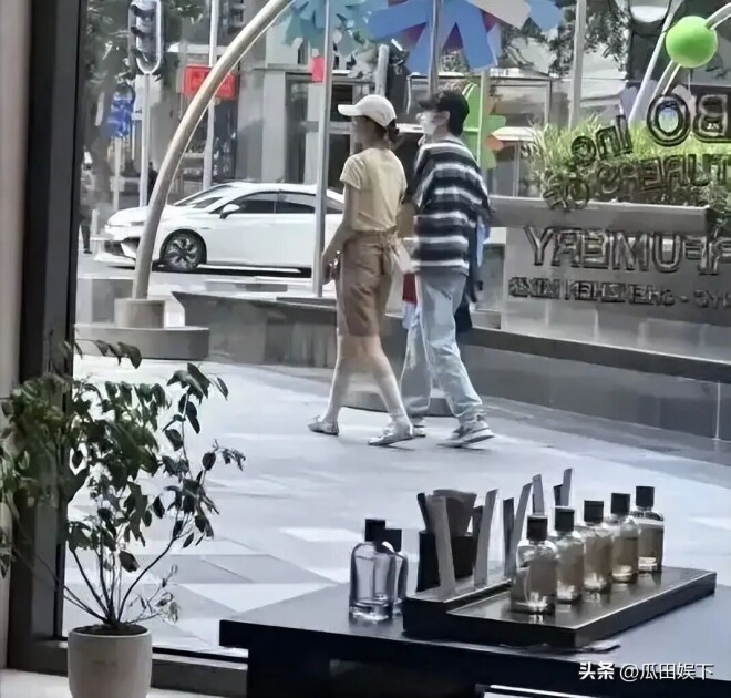 许嵩被骂老牛吃嫩草 冯禧被扒私生活混乱（配图6）