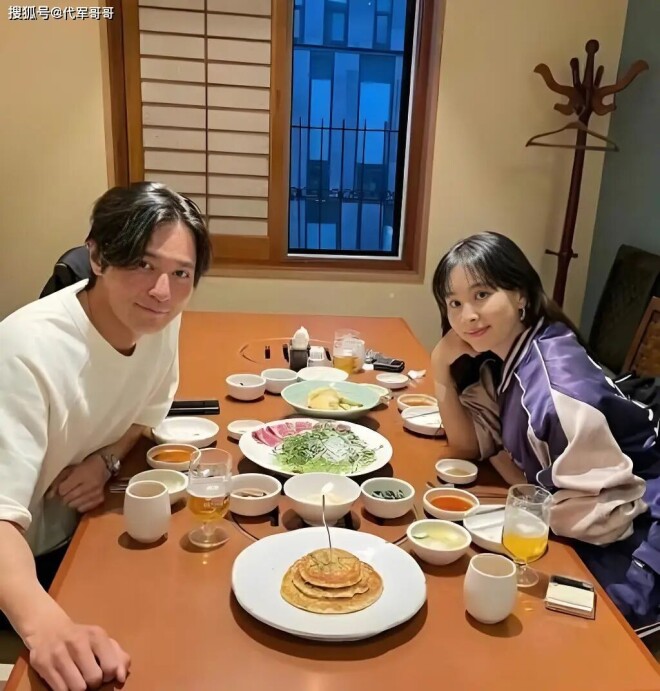 54岁张东健近况曝光 娶美女高小英儿女双全（配图4）