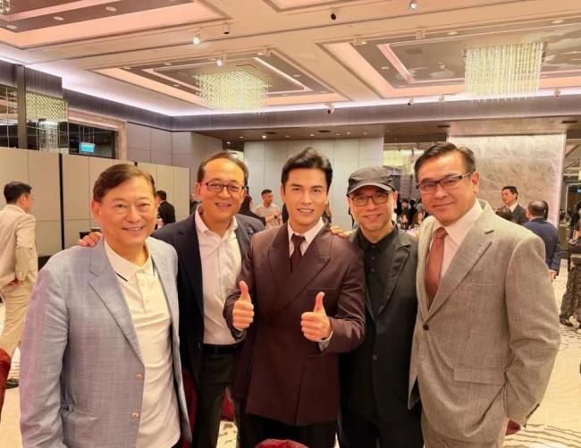 70岁吕良伟参加国庆晚宴 网惊：吸血鬼在世