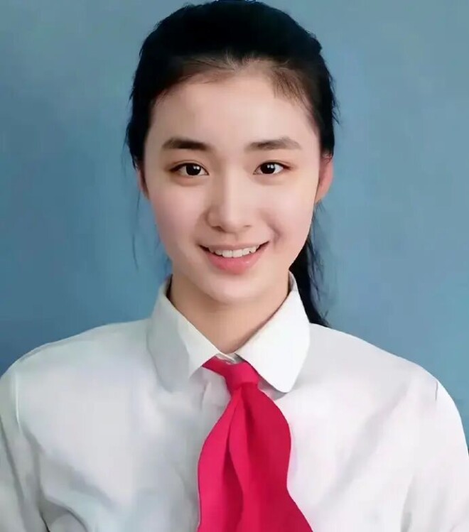 王楚然初中时期就这么美了 真不愧天生美人胚子（配图3）