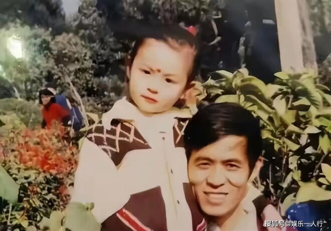 她是娱乐圈的一股清泉 被老公追求十年才点头（配图6）