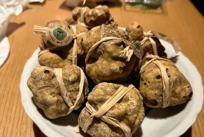 一片火腿卖1000块...全球最顶级的三大食材