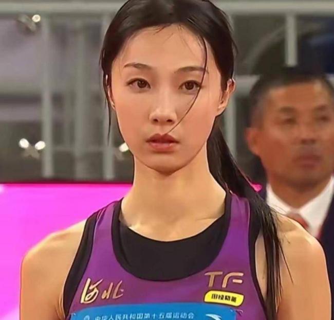 刚拿冠军就退役！这姑娘的操作把全网看傻