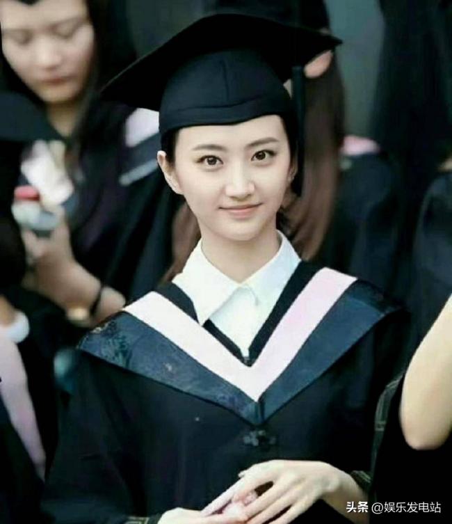 景甜郑爽大学合照曝光，颜值差一目了然