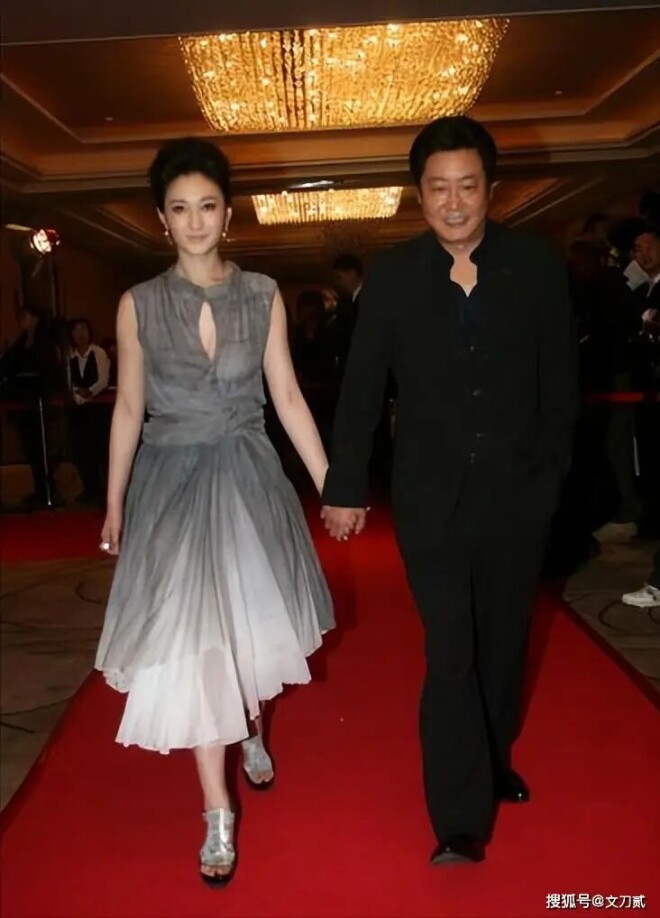 李小冉承认离婚！5个亿宠婚骗局曝光 11年婚姻（配图4）