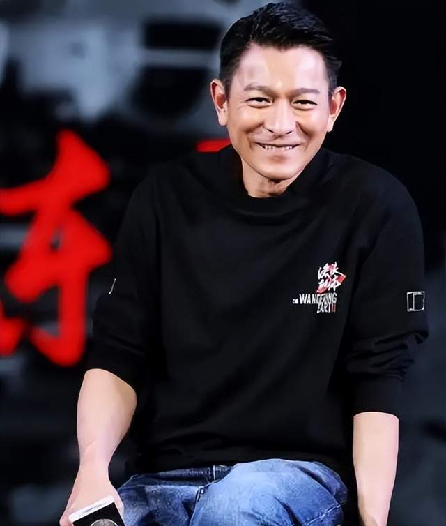 央媒发文，高调官宣刘德华新身份