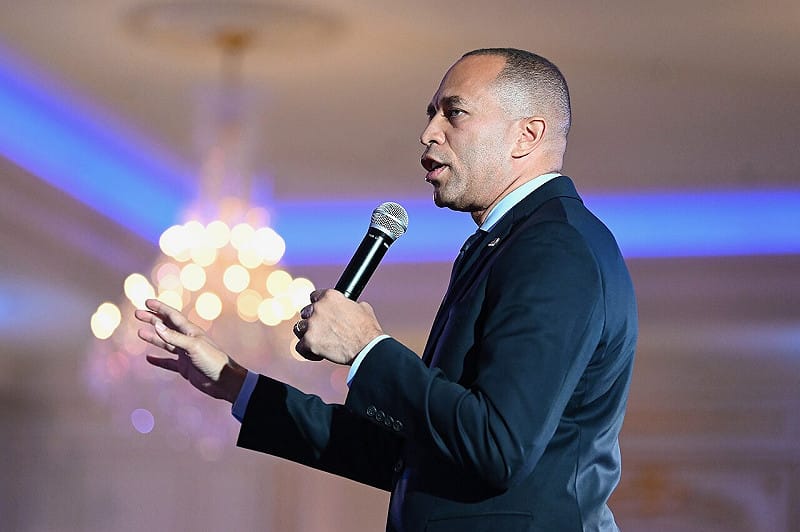 民主党众议院领袖杰福瑞斯（Hakeem Jeffries）。&nbsp;&nbsp;&nbsp;图：翻摄自维基百科