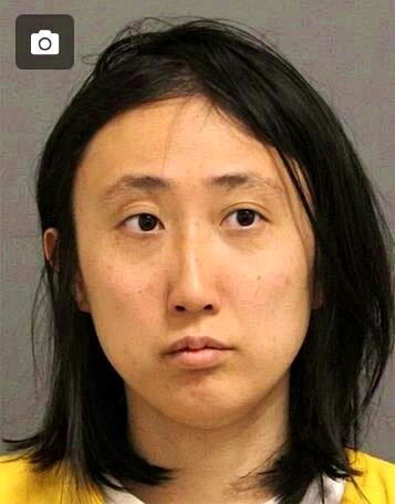 被控拿刀刺傷男友納爾斯的華裔女子郭申婷。（Mesa County Justice...