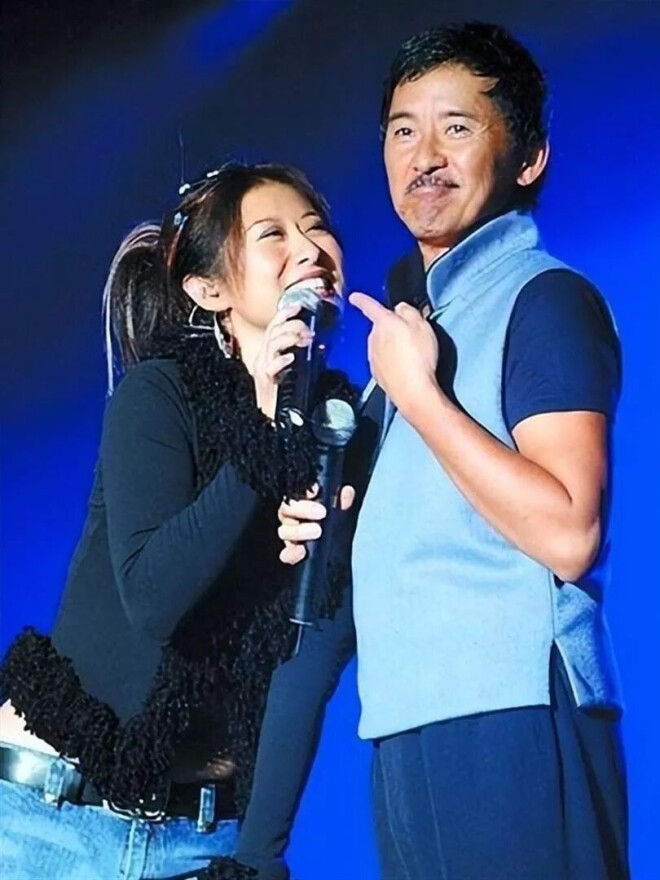娶小14岁娇妻结婚30年却分房睡 如今怎么样了？（配图9）