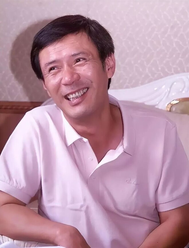 妻子嫌他穷离婚 41岁才走红（配图1）