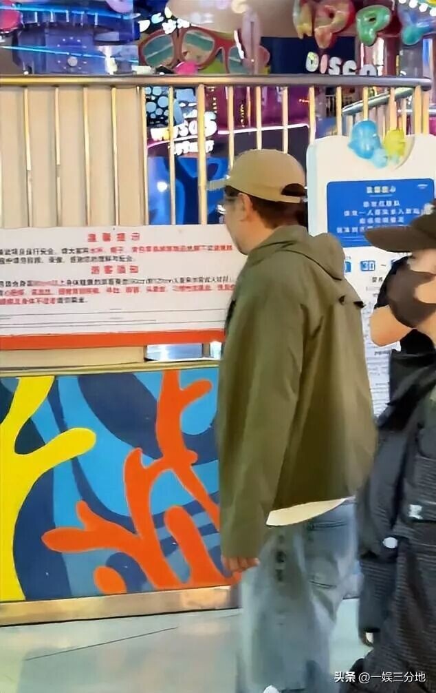 北京偶遇沈腾一家 儿子眼小胖的满脸堆肉（配图42）