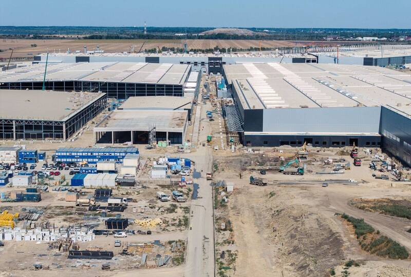 比亚迪在匈牙利南部城市塞格德（Szeged）的工厂正在兴建中。 （彭博）