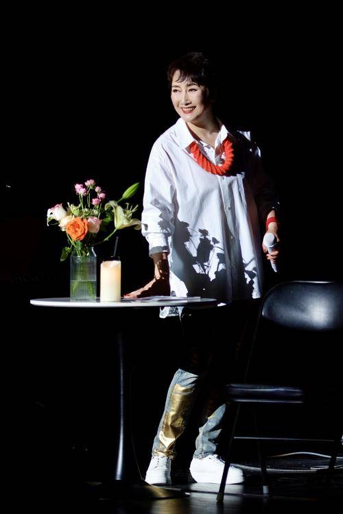 和王刚离婚24年，成方圆已成他高攀不起的样子