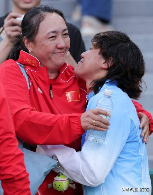 中国金花拿下亚运冠军 来自体育世家