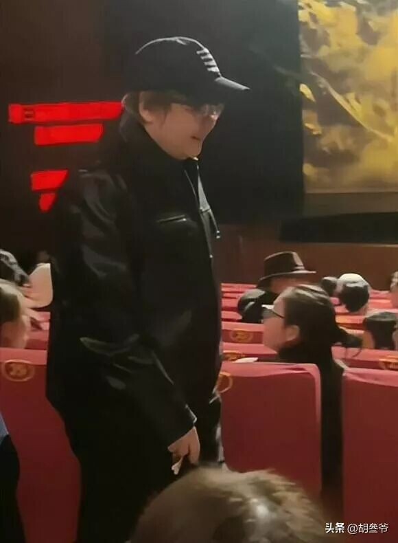 韩红现身上海 排场还是不小（配图11）