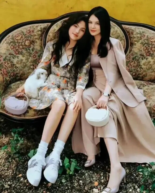 李湘晒王诗龄与施罗德合照 人脉圈层惹人惊叹（配图5）