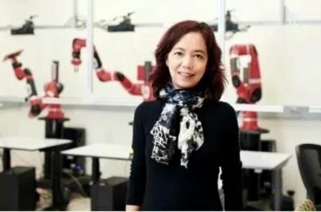 华女15岁经营干洗店 今成AI教母公司卖出82亿