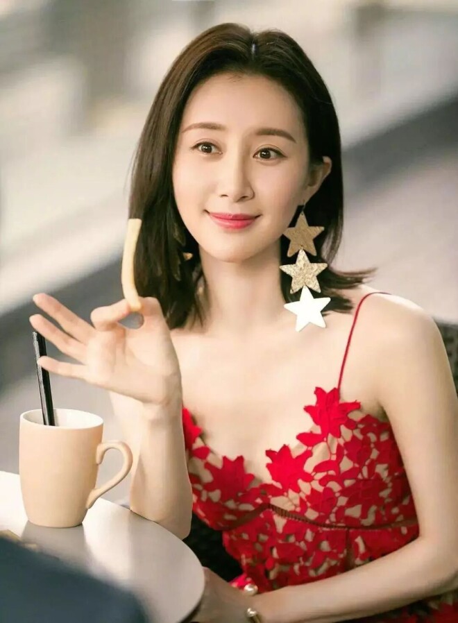 十大高开低走的伤仲永女星 光性感美艳远远不够（配图12）