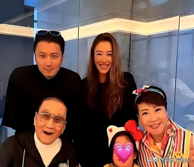 不藏了！张柏芝被曝坐前夫私人飞机 关系被扒（配图9）