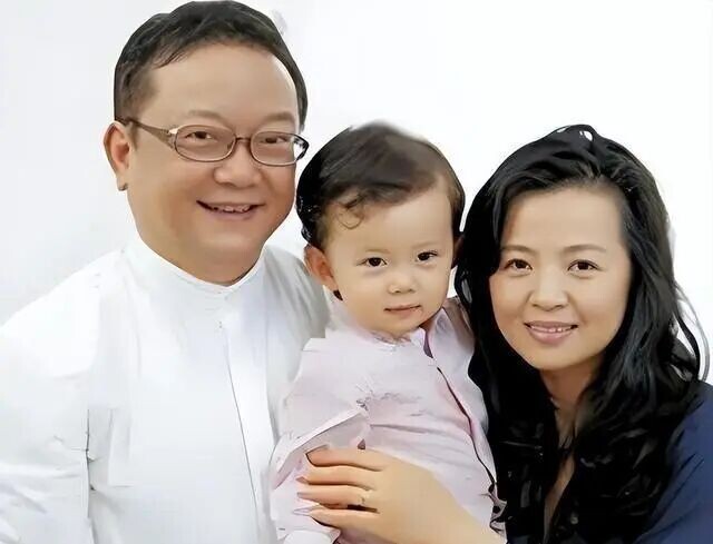 成方圆和王刚离婚25年 境遇变化惊人（配图17）